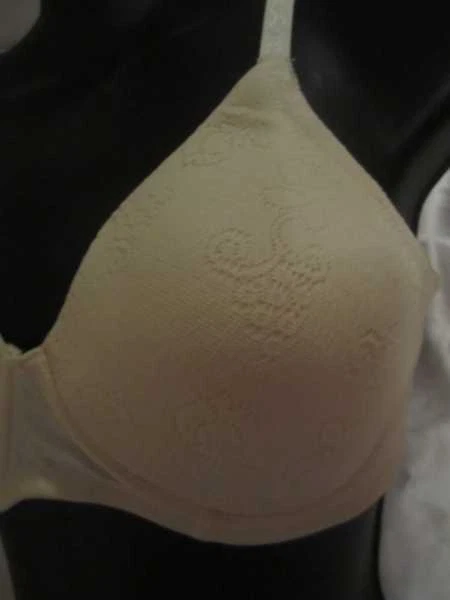 ABC 109 American Breast Care Lacy Seamless Cups Wireless Mastectomy Bra NEW - Image 3 of 3