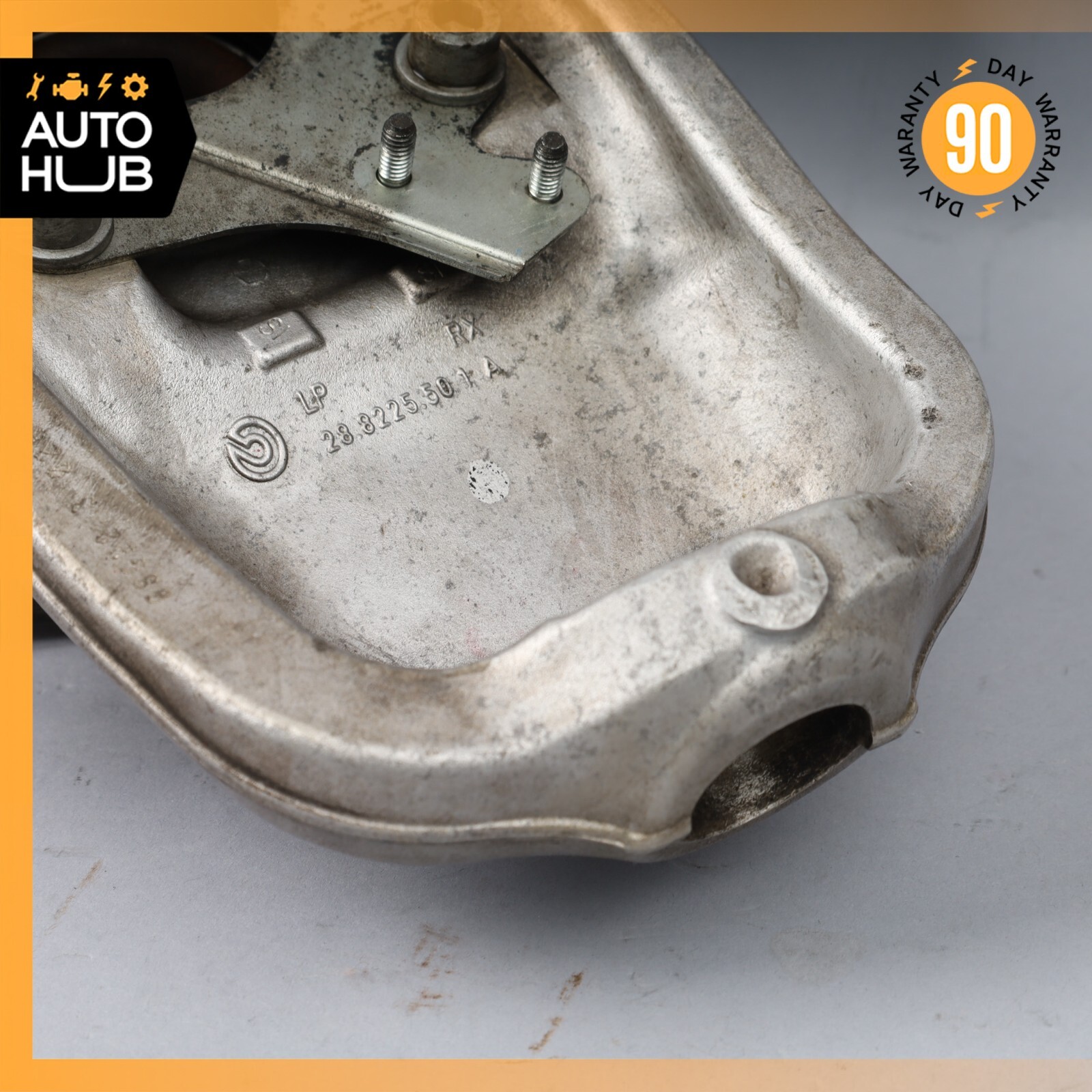 03-10 Maserati GranTurismo M145 Front Left Side Spindle Knuckle Hub OEM
