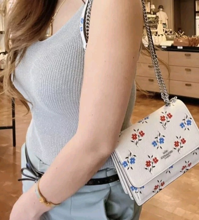 【little_my°⑅ 】COACH かわいい 花柄　シグネスチャー Coach CT866 Mini Klare Crossbody Floral Leather Handbag
