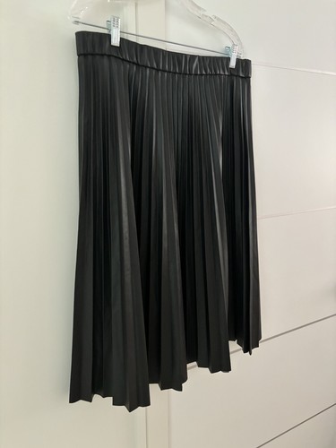 House of Harlow Vegan faux Leather Black Pleated Midi Skirt Holiday Size Large - Picture 4 of 5