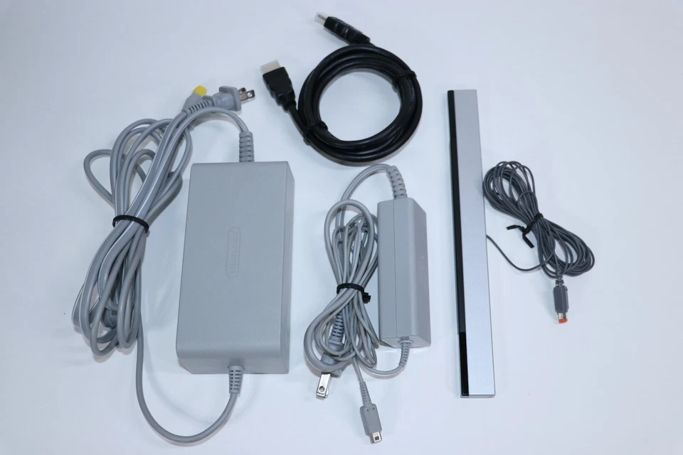 NINTENDO WII U DELUXE 32GB CONSOLE WITH GAMEPAD CONTROLLER AND ACCESSORIES CORDS - Image 2 of 4