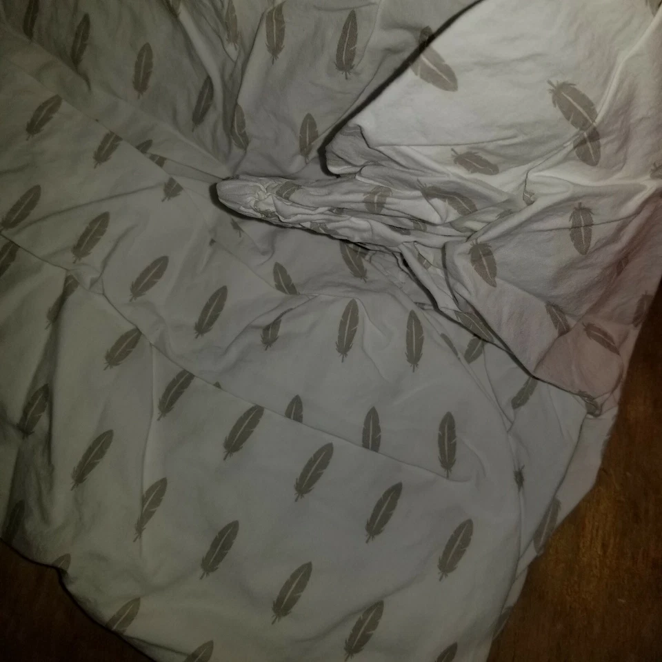 Land of Nod "DK Iconic Feather - Gray" Toddler Fitted Sheet - Image 3 of 4