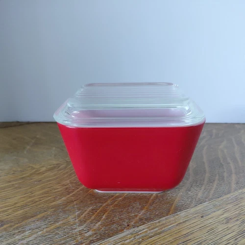 Vintage Pyrex Primary Red Refrigerator Dish 1.5 Cup with 501-C Ribbed Lid