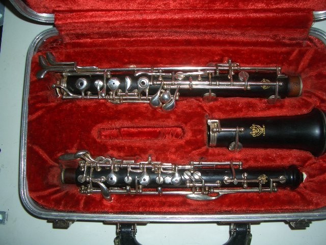 Linton wood Oboe with low Bb  in a case  serial #HS22170