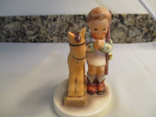 "Prayer Before Battle" Goebel Hummel Figurine #20 TMK5 1970's - Picture 2 of 7