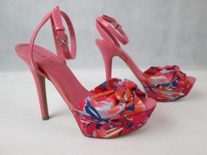 guess red peep toe heels