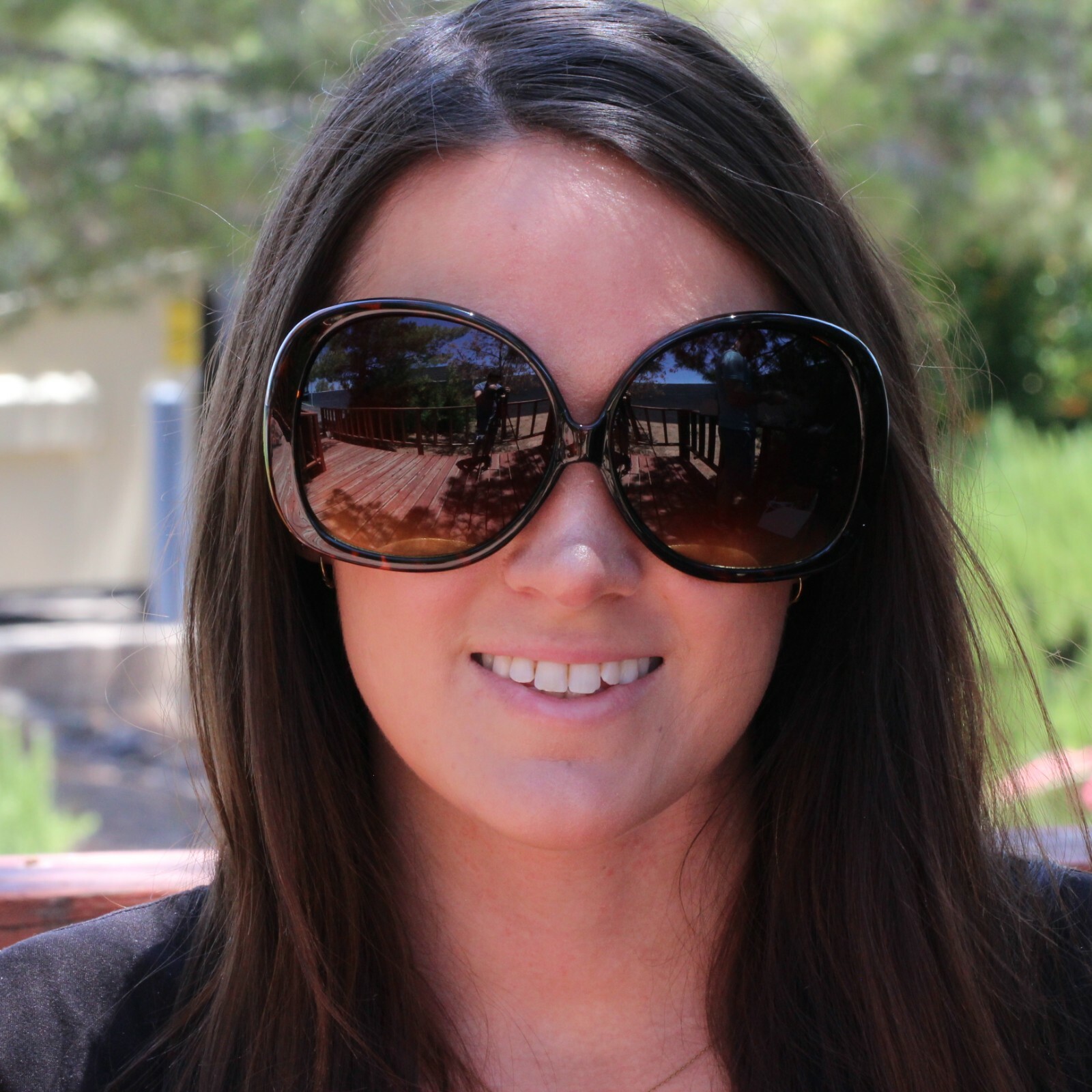 oversized black round sunglasses