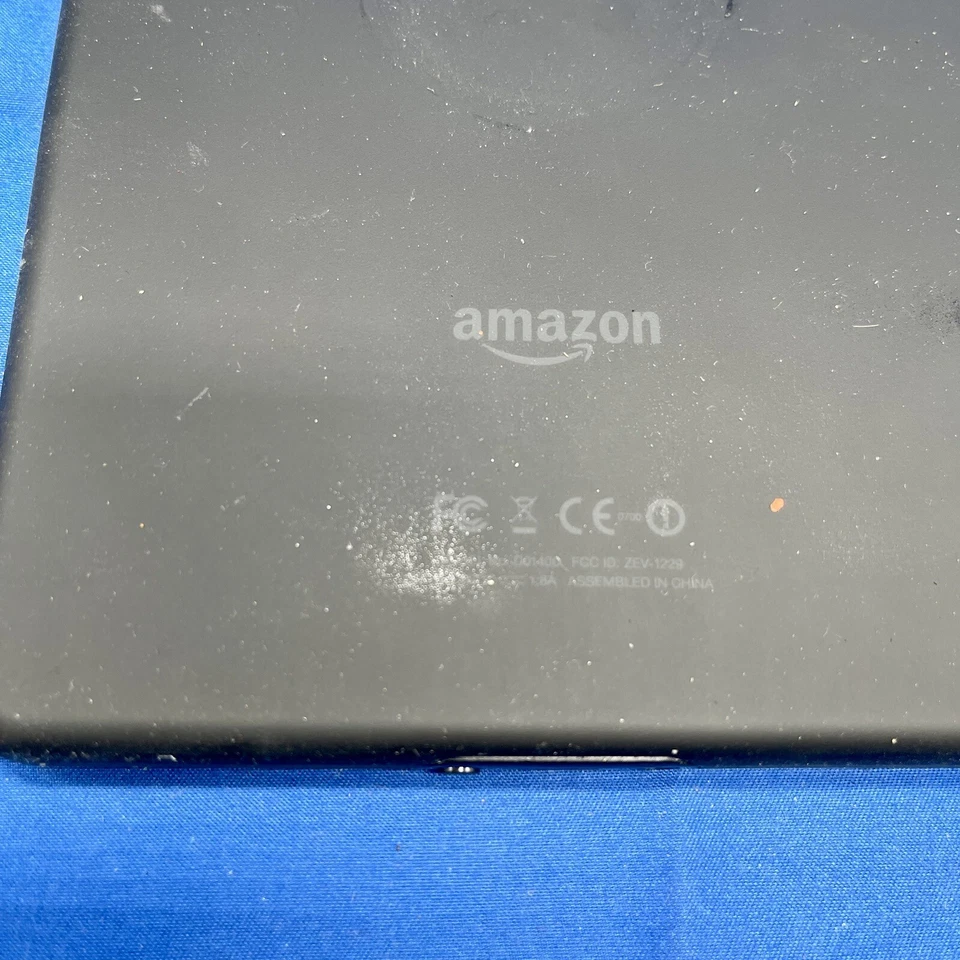 Amazon Kindle Fire D01400 1st Generation 8GB Black - Doesn’t Turn On - Image 2 of 4