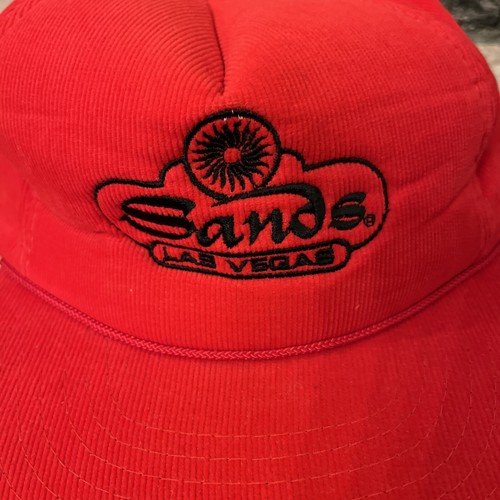 Cappello camionista Sands Casino Las Vegas rosso in velluto a coste regolabile nuovo senza etichette - Foto 2 di 5
