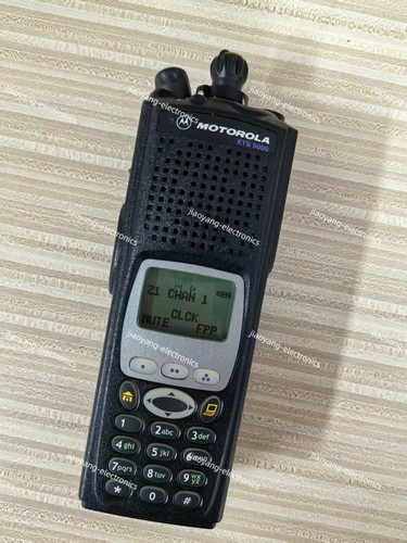 Motorola XTS5000 UHF R1 AES DES ADP DVP DVI (Excluding antenna and battery) - Picture 5 of 17