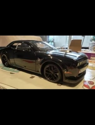 Rare Dodge Challenger Hellcat Diecast 1:18 Model Car