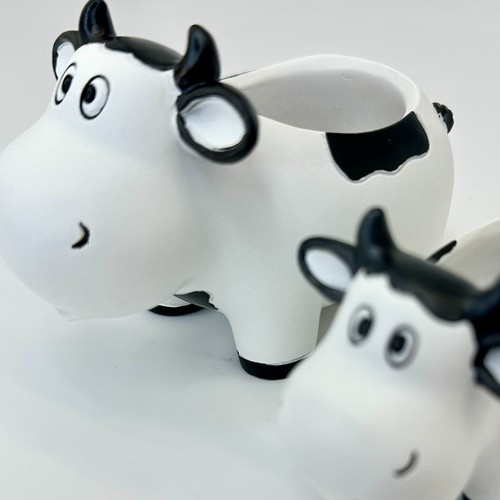 Set of 2 Whimsical Ceramic Cow Succulent Planters – Indoor Outdoor – New in Box - Picture 4 of 7