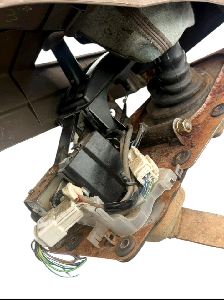 98-04 丰田塔科马汽车 4x4 地板变速器控制台 原始设备制造商 橡木换挡刀 — 第 4/4 张图片