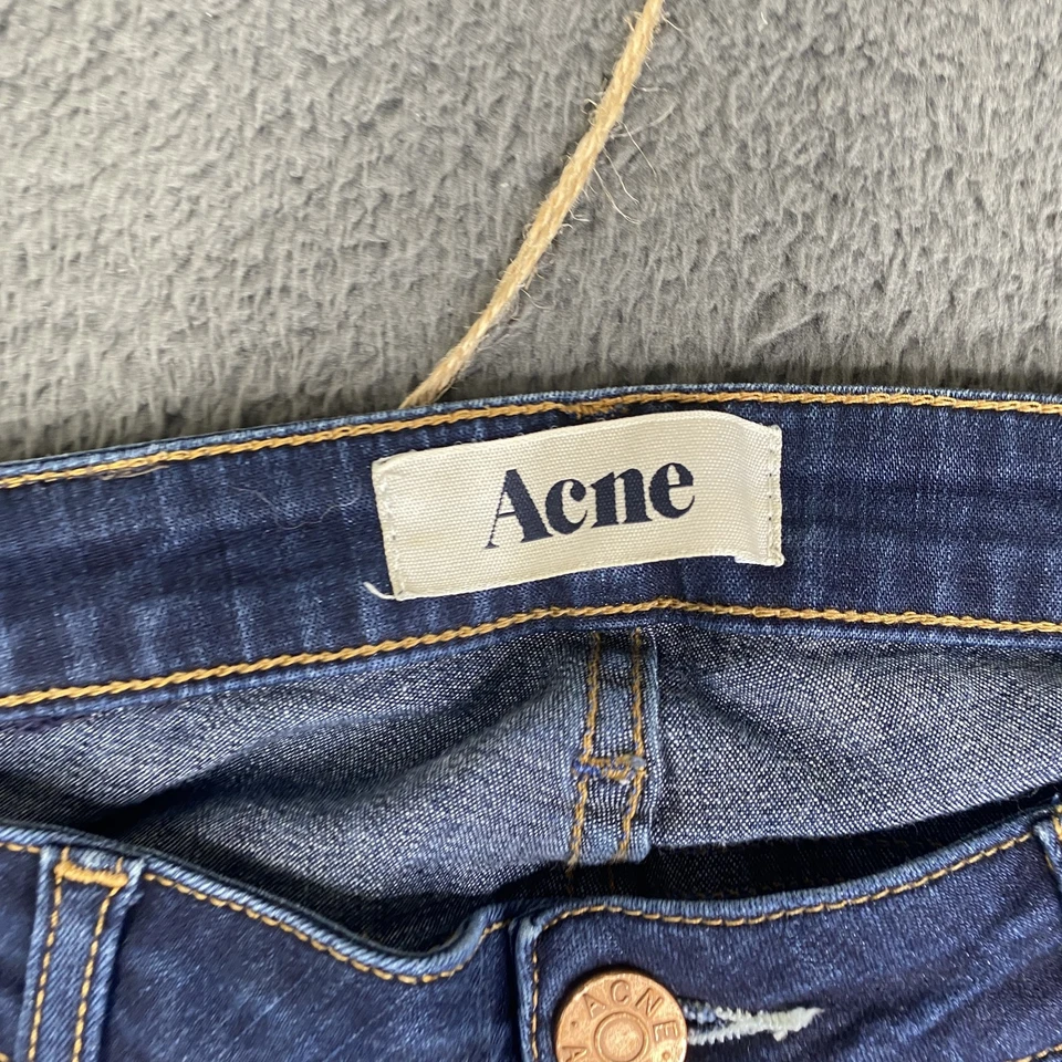 Pantalones de mezclilla para mujer Acné 28x32 azul flexible S azul verdadero elástico ajustados dobladillo crudo desgastados Foto 4 de 4