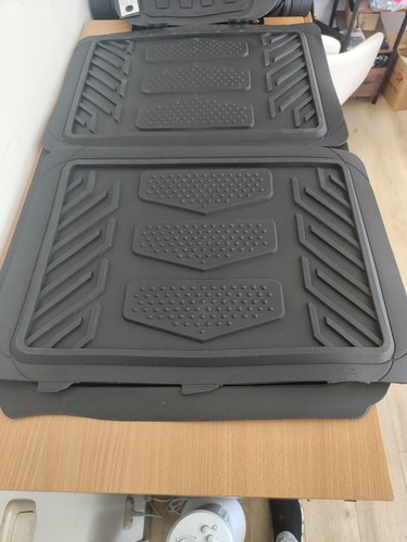 Plasticolor Jeep Weatherpro 4-teiliges Fußmattenset B-Ware - Bild 3 von 5