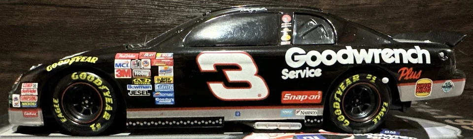 1999 Dale Earnhardt Goodwrench 25º Aniversário 1/24 Action Nascar Diecast Bank - Imagem 2 de 4
