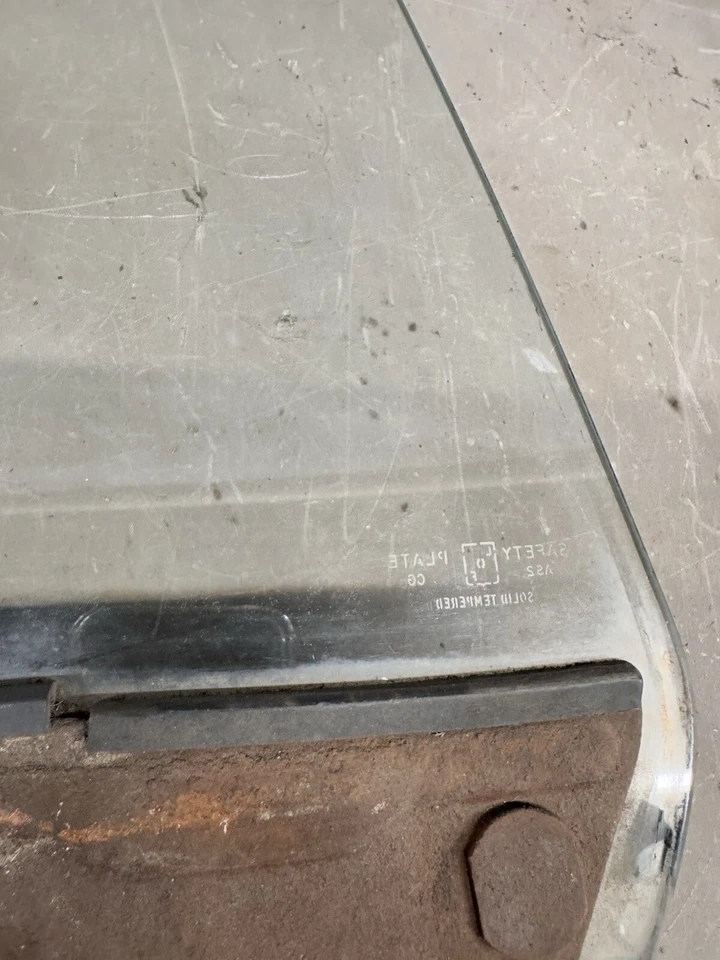 1965-1966 Pontiac Grand Prix 2 двери хардтоп кабриолет четверть стекла 1/4 окна - Изображение 2 из 4