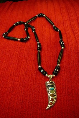 BT- 5 // Blk-W BUFFALO TOOTH NECKLACE