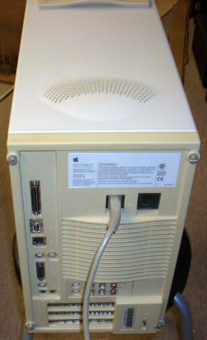 APPLE Power Macintosh 8500/120 computer , mouse , manuals APPLE Power Macintosh 8500/120 computer , mouse , manuals