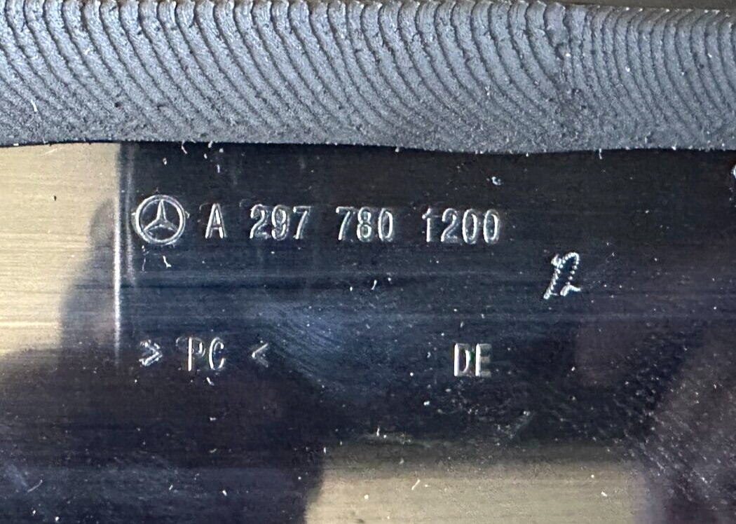 2023 2024 MERCEDES EQS450 EQS580 SUNROOF FIXED COVER 2023 2024 MERCEDES EQS450 EQS580 SUNROOF FIXED COVER
