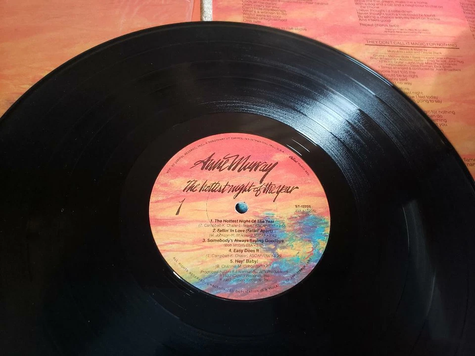 ANNE MURRAY ~ THE HOTTEST NIGHT OF THE YEAR ~ 1982 ~ LP ~ EX/NM - Image 4 of 4
