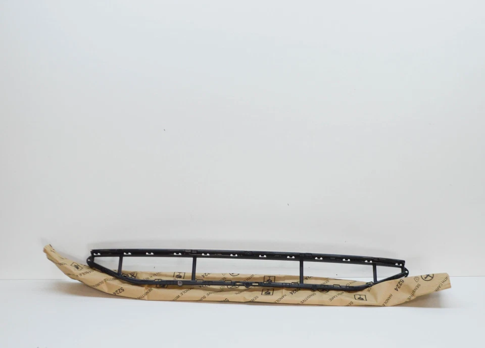 New AUDI E-TRON Sportback GEA Front Bumper Center Lower Grille 4KE8076479B9 - Image 2 of 4