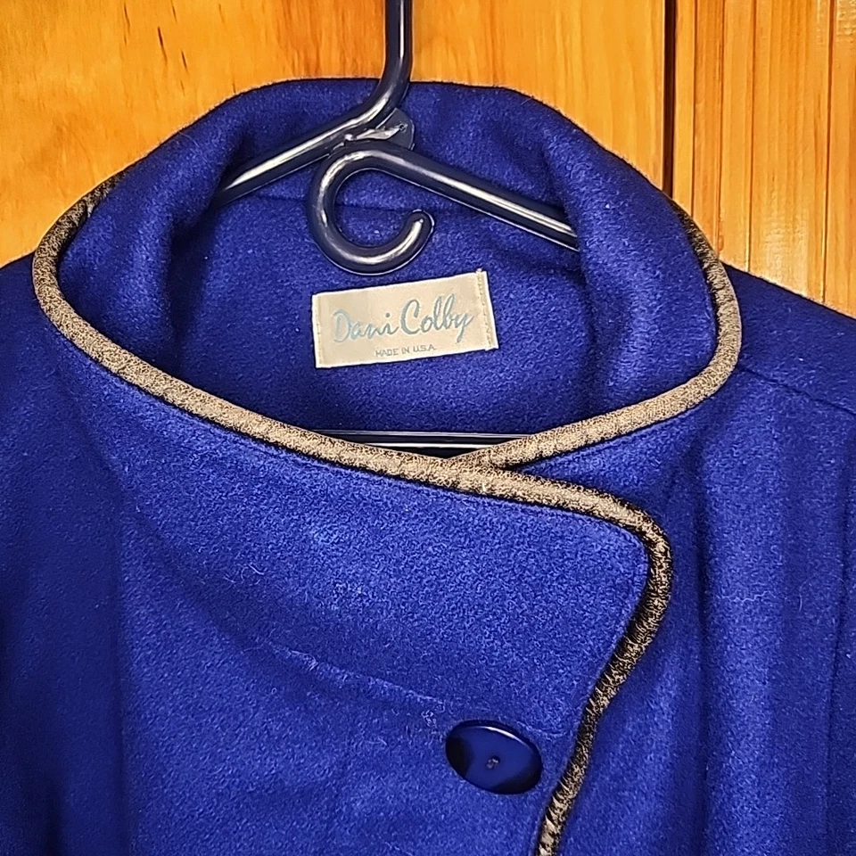 Vintage Dani Colby Cape Coat Wool w/ Faux Leather Trim One Size Blue  - Image 3 of 4