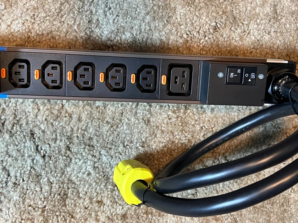 Legrand PDU POWER STRIP 646885 12 Outlet 240V 24A BTC MINING CRYPTO CURRENCY - Image 3 of 4