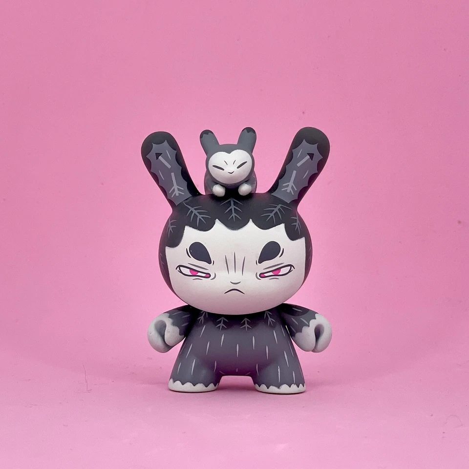 Figura Vinilo Kidrobot Dunny Spiritus Dea Espíritu de la Diosa Diana Yoii Foto 2 de 4