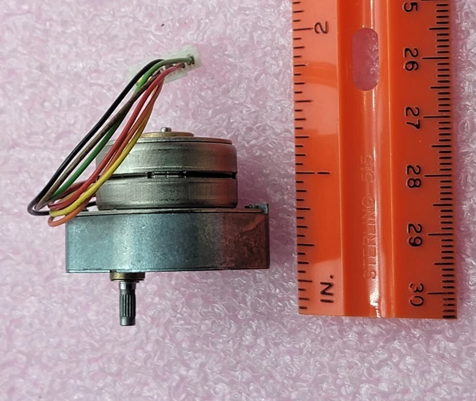 PORTESCAP - GC26M048A30V - 26M048A30V - Motor, Stepper. 5V, 10:1 4 Phase, 6 Wire - Image 3 of 4