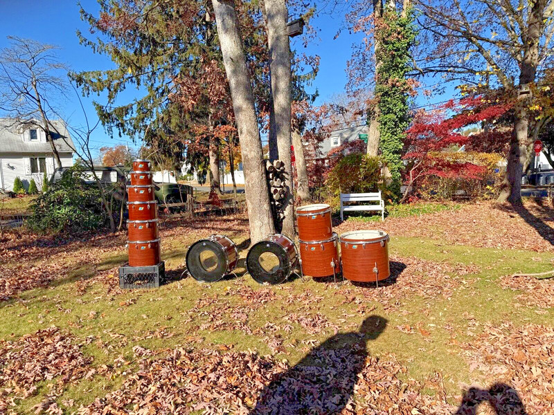 VINTAGE LUDWIG OCTOPLUS DRUM SET ( SNARE AND HARD SHELL CASES ADDED TO ORIGINAL