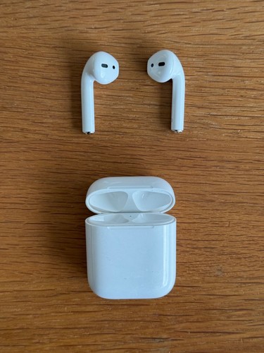Apple AirPods 1st Generation In-Ear Headsets with Charging Case - White - Picture 5 of 11