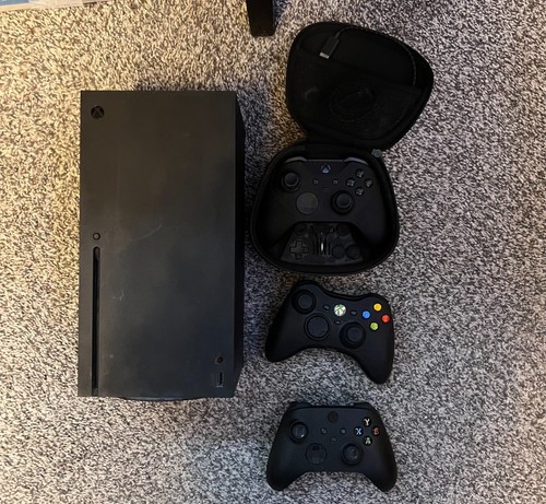 Xbox Series X with 3 controllers[PLEASE READ DESCRIPTION]