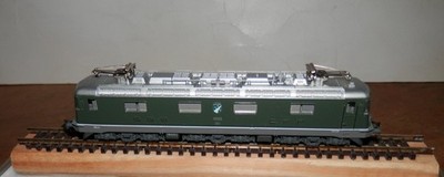 Kato Hobbytrain Re 6/6 Betr. Nr. 11688, grün, Linthal - H10172