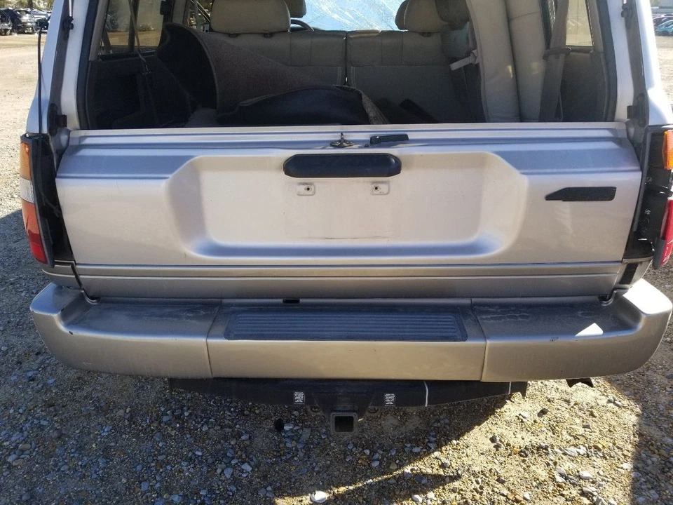 97 1997 LEXUS LX450 OEM LOWER TRUNK TAILGATE ASSEMBLY SILVER  Foto 3 de 4