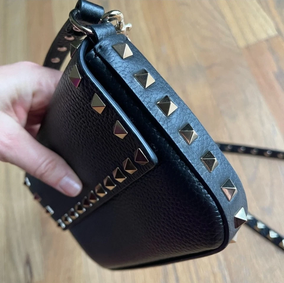 NEW VALENTINO GARAVANI ROCKSTUD LEATHER MINI CROSSBODY BAG PURSE AUTHENTIC NWT - Image 3 of 4
