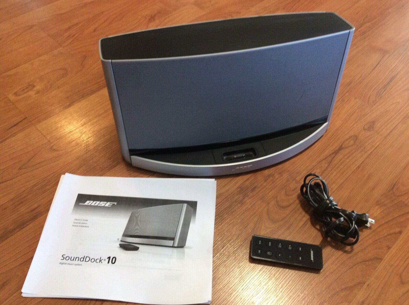 BOSE SoundDock 10 Speaker System For iPod And iPhone 4/4S Bose Sound W  Remote