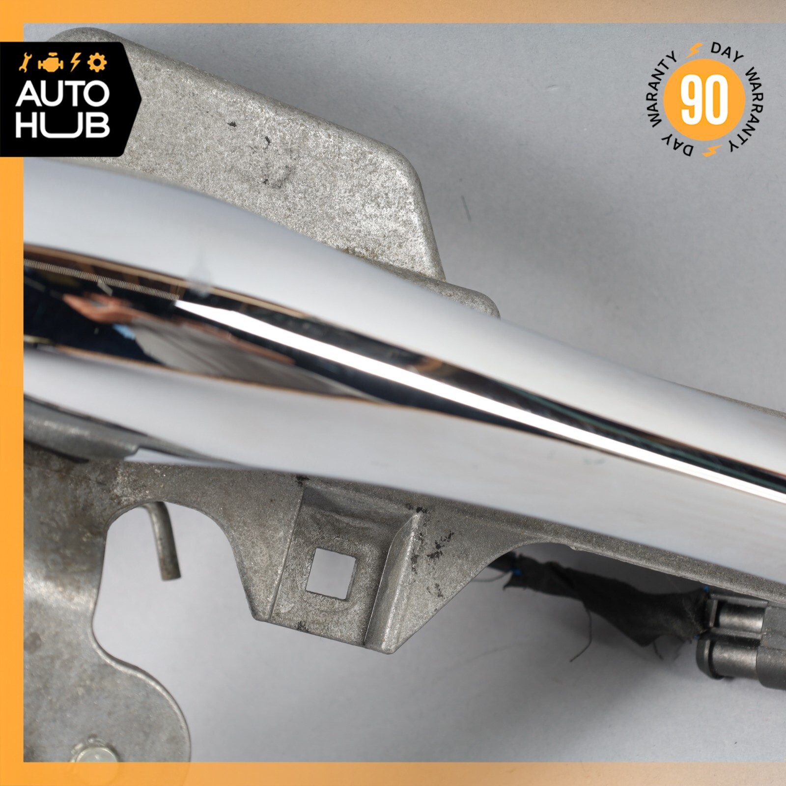 03-13 Maserati Quattroporte M139 Front Right Side Exterior Door Handle OEM