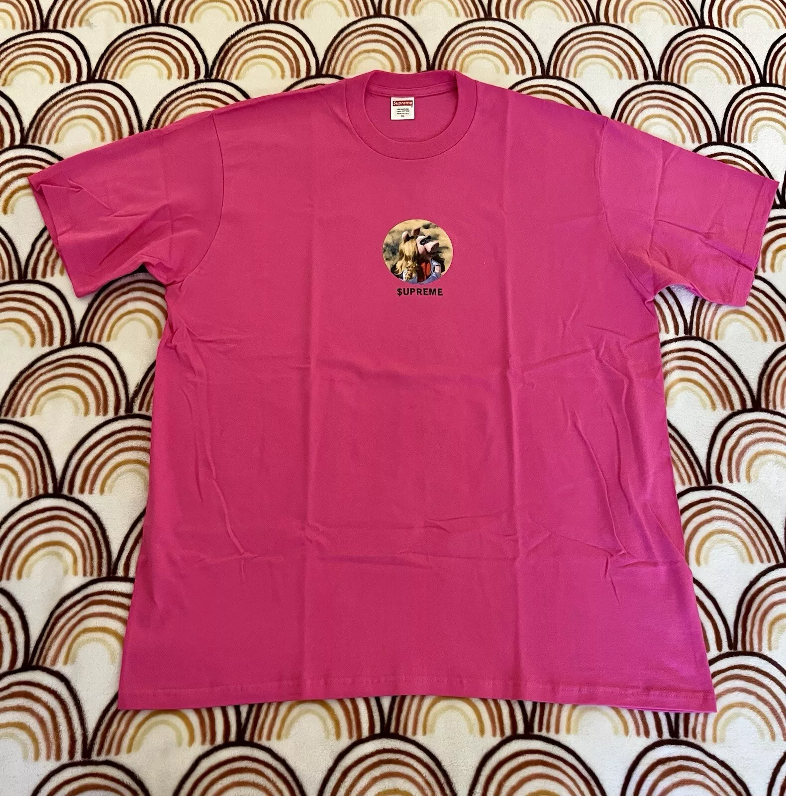 Supreme The Muppets Miss Piggy « Kissy Kissy » Fuchsia homme taille XL