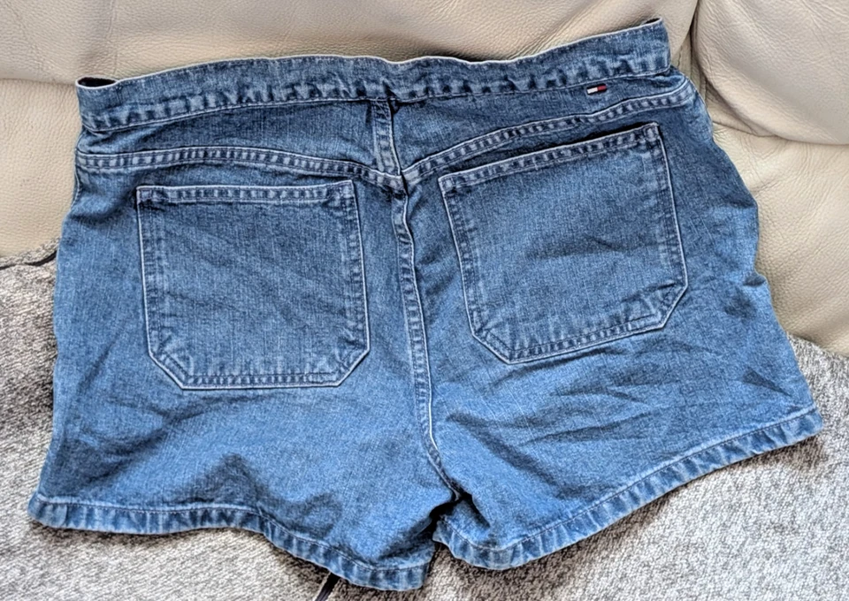 Vintage Tommy Hilfiger Denim Carpenter Shorts 4 Pockets Size 10 Preloved FAB! - Image 2 of 4