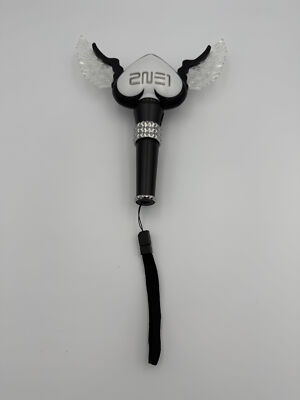 2NE1 公式ライトスティック ホワイト 31NFJbPPcCL._QL92_SH45_SS200_.jpg