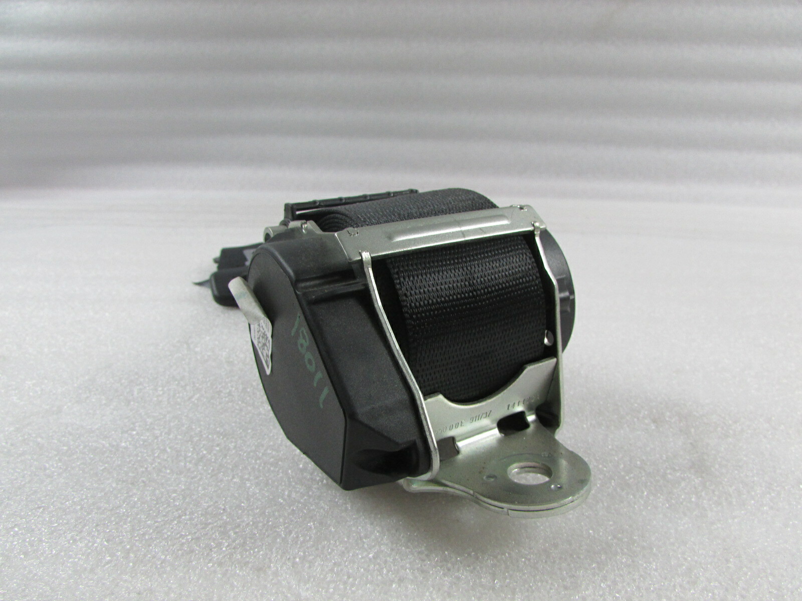 Maserati Ghibli, Rear Center Seat Belt, Black, Used