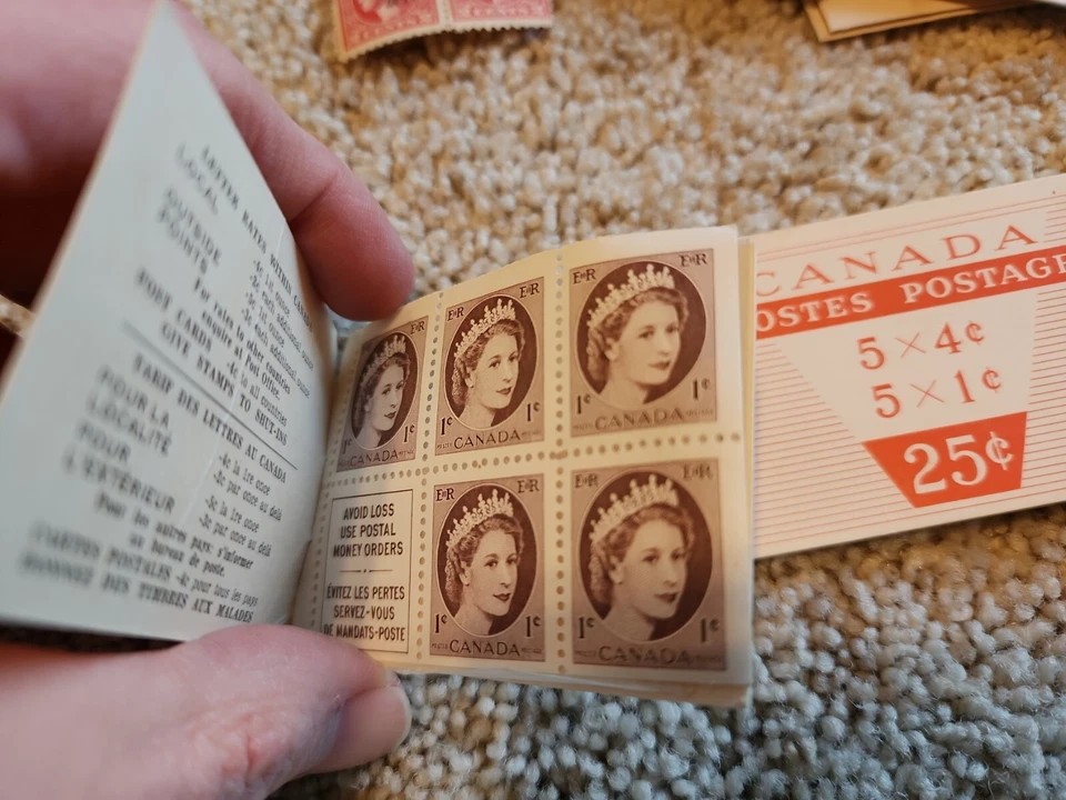 1954 Canada Partial Books of Queen Elizabeth II Postage Stamps: 1 cent & 4 cent  - Image 2 of 4