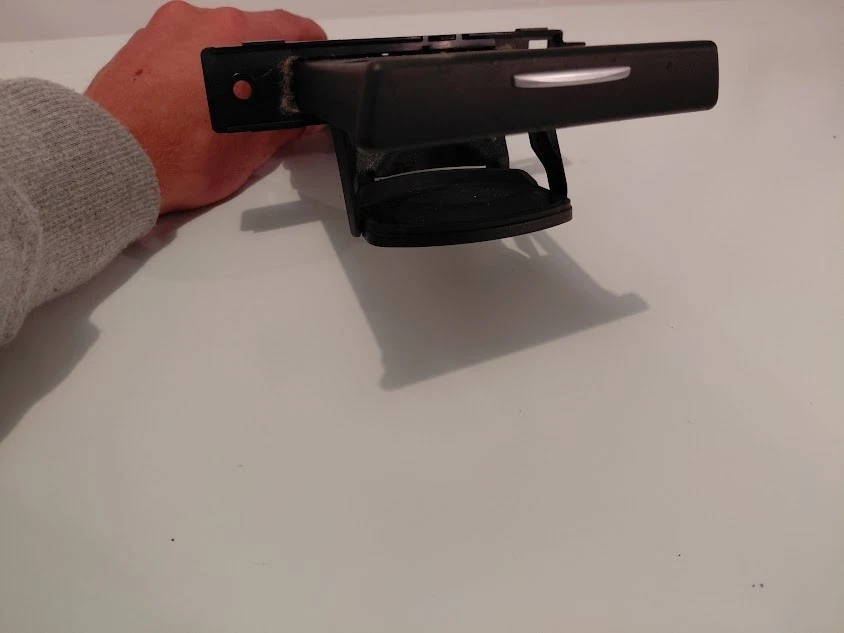 Portavasos derecho en salpicadero negro OEM BMW E90 E91 325i 325xi 330i 330xi 328i Foto 3 de 4