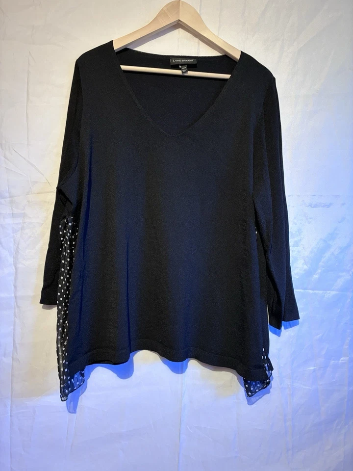 Túnica Suéter Lane Bryant 22/24 Negra Cuello en V con Inserciones en Dobladillo de Gasa a Lunares Foto 2 de 4