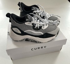 Under Armour PS CURRY 3Z 24 Boys Size 4.5Y White Black Basketball Sneakers New