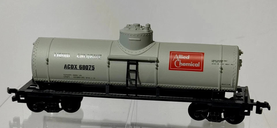 Life-Like HO Scale 35' Allied Chemical ACDX 68705 Single Dome Tank Car REAL NICE - Image 3 of 4