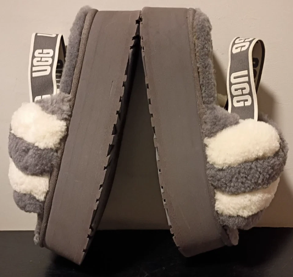 Sandalias UGG Disco a Rayas Plataforma Deslizable Gris/Blanco Talla 9 Para Mujer’s Foto 4 de 4