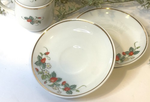 Taza de té y platillo vintage de fresa de porcelana en miniatura Avon 1978 | Juego de cuatro - Imagen 4 de 10