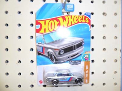 2025 hot wheels purple 70 Dodge Hemi Challenger HW 70's vs. 90's  10/10  164/250